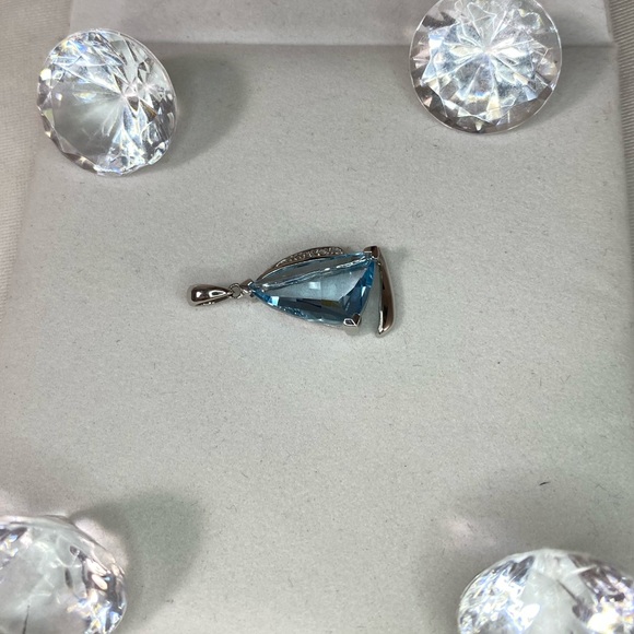10K WHITE GOLD aquamarine and diamond pendant REAL GOLD - Picture 4 of 13